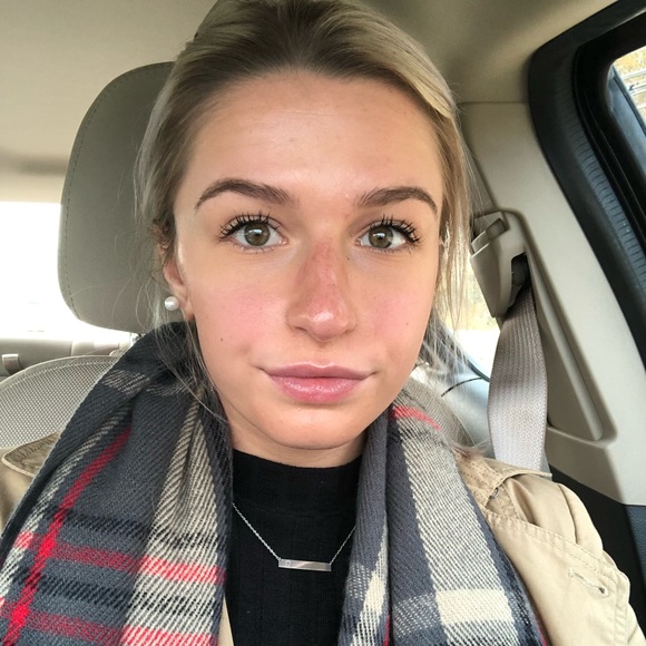 Meet your Posher, Meghan - Picture 2 of 4